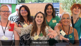 6 stagiaires en train de sourire