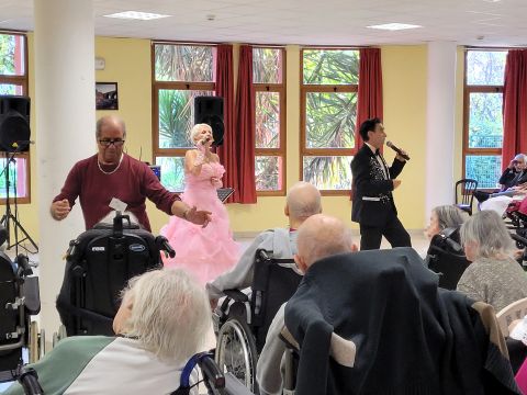 Un concert offert par les Blouses Roses