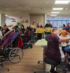 Les stagiaires Conseiller en insertion professionnelle présentent leurs vœux aux résidents de la MAS